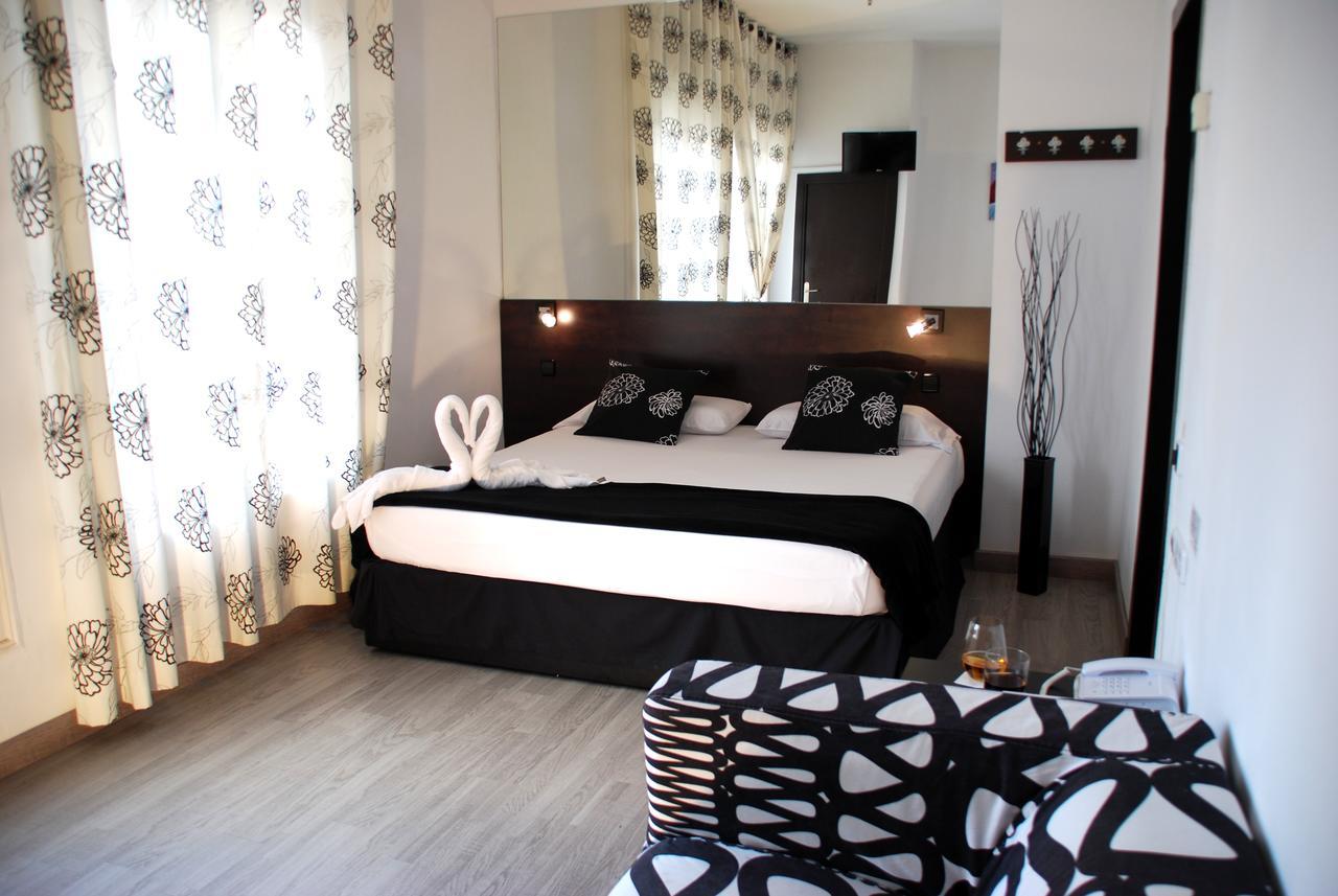 Hotel Casita Amarilla Барселона Екстериор снимка